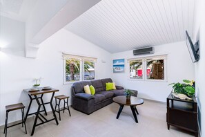 Apartment - 1 MIN Walk 2 Arashi Beach Suite w Roofdeck Pool (Noord)