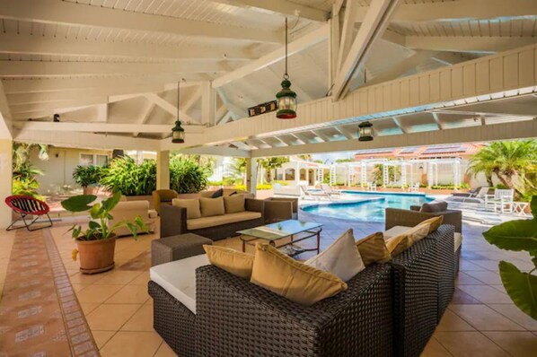 Apartment - 1 MIN Walk 2 Arashi Beach Suite w Roofdeck Pool (Noord)