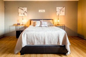 3 bedrooms, desk, iron/ironing board, WiFi