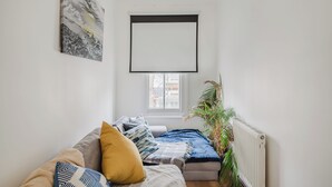 TV, bøker og stereoanlegg