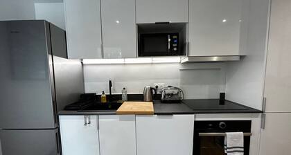 Appartement Le Chesnay - Versailles
Lumineux, sans vis-vis, Ă  10 mn du chateau.