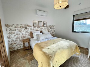 Comfort House, Garden View (Melrose) | 4 bedrooms, blackout drapes, iron/ironing board, free WiFi