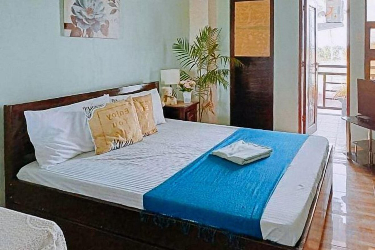 RedDoorz Standard Room