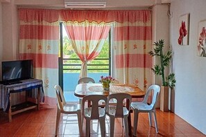 Dining - RedDoorz @ Mary Land Transient Alaminos Pangasinan (Alaminos)