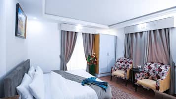 Deluxe Double Room, Mountain View | Iron/ironing board, free WiFi