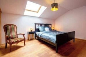 4 bedrooms, travel cot, WiFi, bed sheets - Traditional Chalet with some luxurious features (1872 Troistorrents, Suisse)