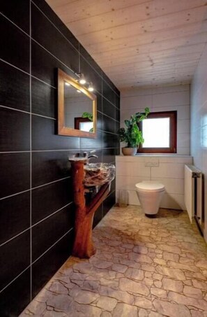 تجهيزات دش، مجففات شعر، مناشف، صابون