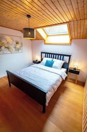 4 chambres, lit parapluie, Wi-Fi, draps fournis