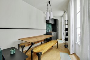 Dining - TBS 9 - Elegant and modern duplex in ❤️ of Paris (Paris)