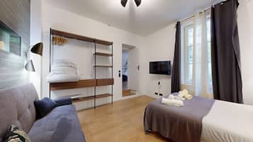 4 dormitorios, escritorio, Internet y ropa de cama