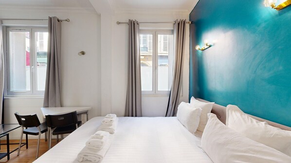 Internet, bed sheets