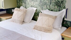 2 habitaciones, tabla de planchar con plancha, wifi y ropa de cama 