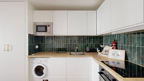 Microwave, oven, dishwasher, coffee/tea maker - TBS 45 - Elegant apartment near the Eiffel Tower (Paris)