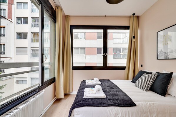 3 chambres, fer et planche à repasser, Wi-Fi, literie fournie