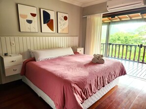 7 عدّة غرف نوم ومكواة/لوح كي وخدمة الإنترنت وملاءات أسرّة