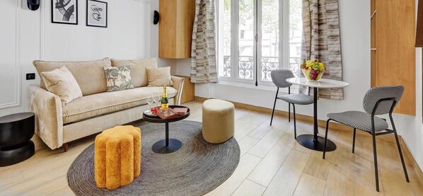 Interior - TheBlueStay 288 - Cozy Studio near Champs-Elysées (Paris)