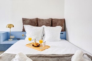 Desk, iron/ironing board, internet, bed sheets