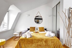 1 chambre, bureau, fer et planche à repasser, Wi-Fi