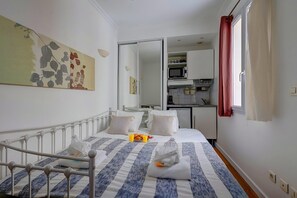 WiFi, bed sheets - TBS 205 - Charming apartment in Paris (Paris)