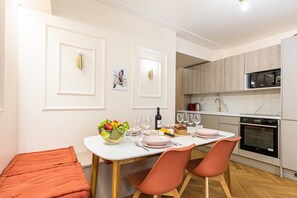 Fridge, microwave, dishwasher, coffee/tea maker - TBS 159 - Fabulous apartment in the Sentier area (Paris)