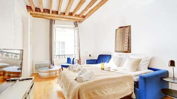 1 habitación, tabla de planchar con plancha, internet y ropa de cama