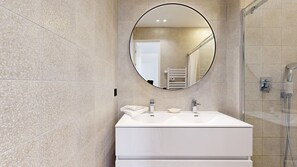 Shower, hair dryer, towels, soap - TBS 61 - Pretty suite near Roland-Garros stadium (Paris 16 Passy)
