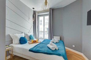 2 chambres, bureau, accès Internet, draps fournis