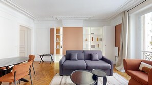 TV - TBS 285 - Elegant and modern apartment in Paris (Paris)