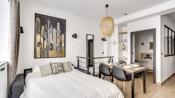 2 slaapkamers, een bureau, internet, beddengoed