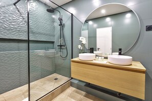 Shower, towels, soap, shampoo