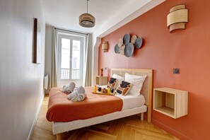 3 bedrooms, desk, iron/ironing board, WiFi
