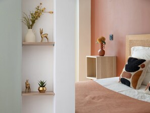 3 Schlafzimmer, Schreibtisch, Bügeleisen/Bügelbrett, WLAN
