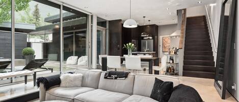 Smart-tv, pejs, stereoanlæg