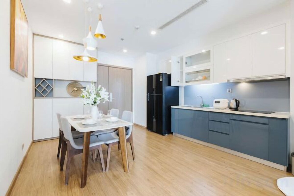 Private kitchen | Full-sized fridge, dishwasher, electric kettle