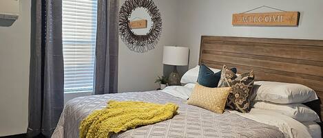 1 slaapkamer, een strijkplank/strijkijzer, wifi, beddengoed