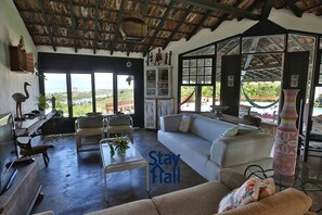 Living area - Refugio Rustico-C Piscina-SH015 (Igarassu)