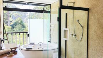 Superior Suite | 1 bedroom, hypo-allergenic bedding, iron/ironing board, free WiFi