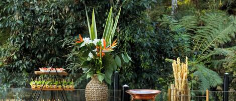 Petit déjeuner servi sur place