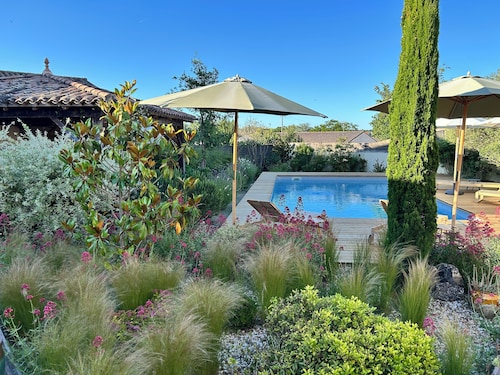 La Bohème: Gîte with swimming pool 20 minutes from Saint-Emilion. Dogs welcome.