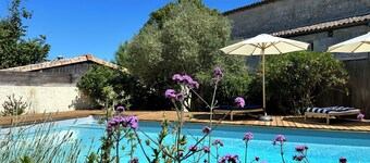 La Bohème: Gîte with swimming pool 20 minutes from Saint-Emilion. Dogs welcome.