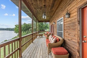Property grounds - The River Lodge at Rim Shoals (Baxter County)