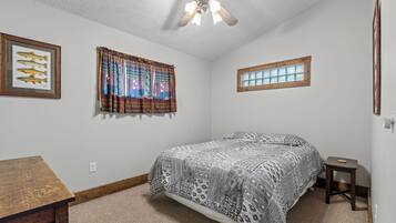 2 bedrooms, WiFi, bed sheets, wheelchair access