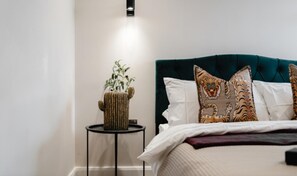 1 bedroom, free WiFi, bed sheets - Amazing 1 Bed Leeds City Apartment (Leeds)