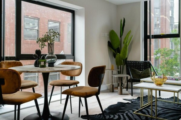 Apartment | Dining