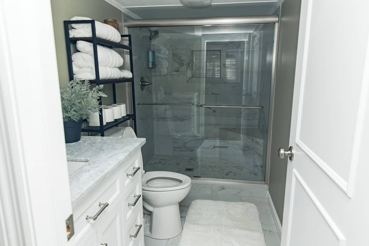 Shower, free toiletries, towels, soap