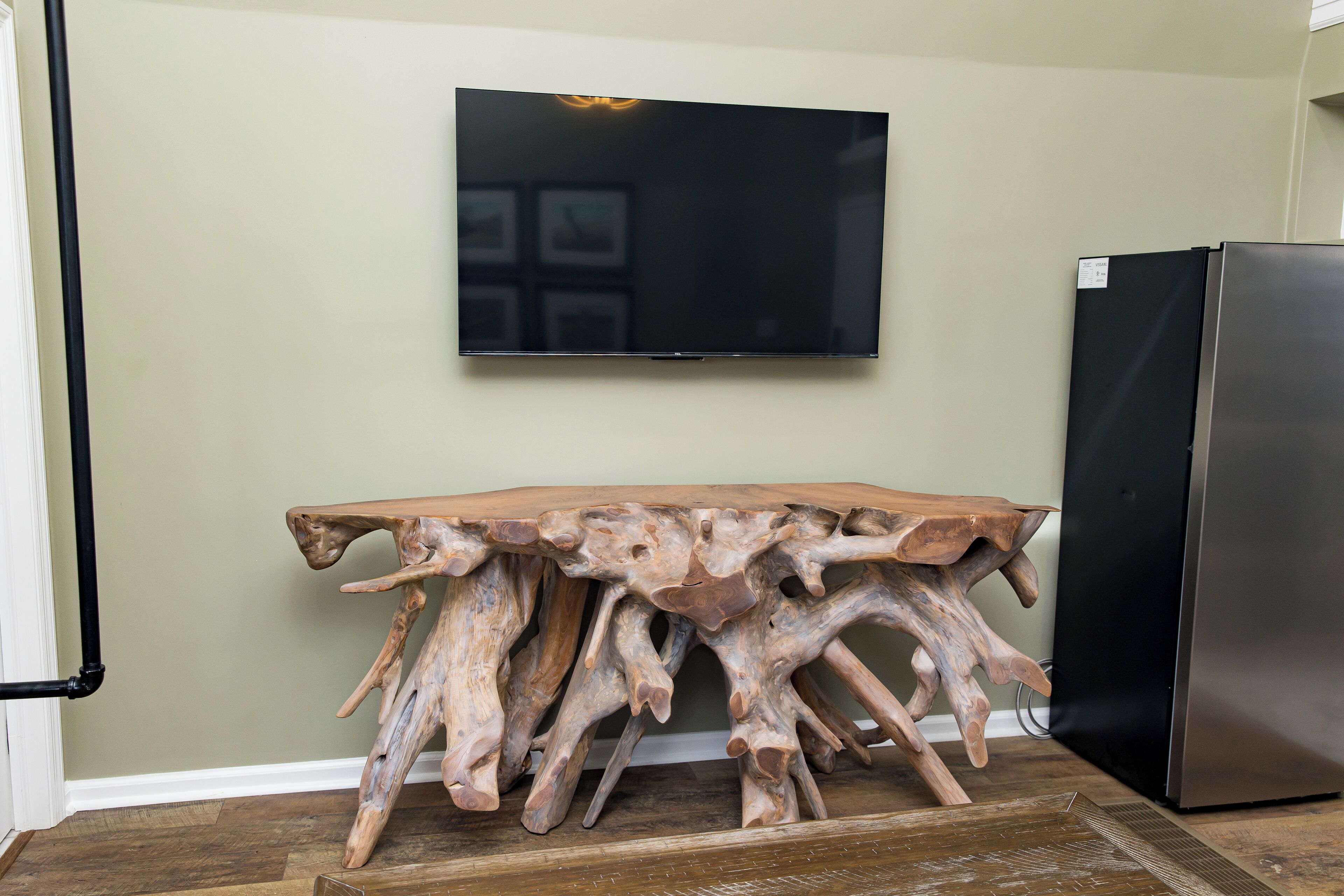 Family Cabin | Egyptian cotton sheets, premium bedding, individually decorated