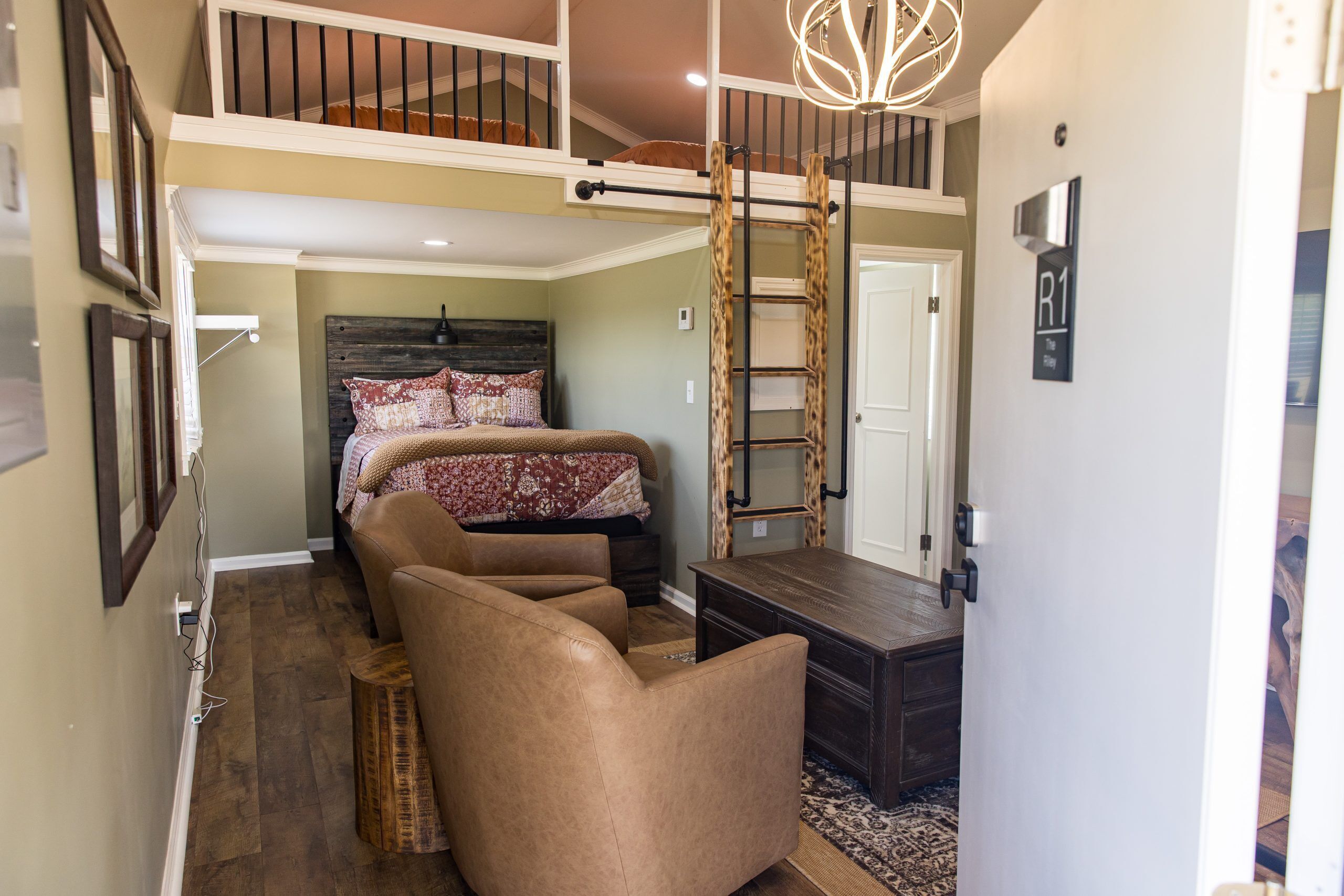 Kabin Mewah | Area keluarga | Televisi layar datar 50-inci dengan saluran TV digital