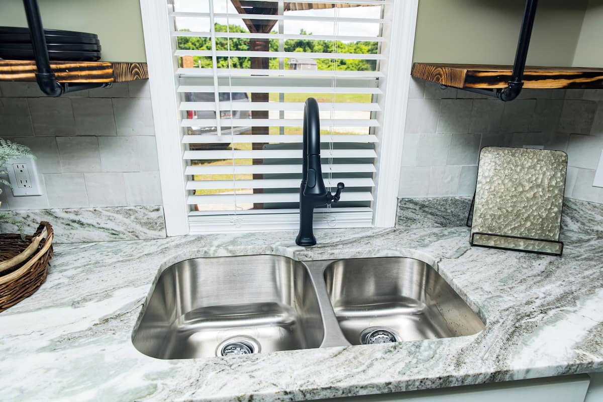 Family Cabin | Private kitchen | Fridge, microwave, oven, stovetop