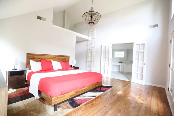 5 عدّة غرف نوم ومكتب وواي فاي مجانًا وملاءات أسرّة