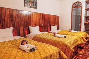Triple Room | Desk, laptop workspace, soundproofing, free WiFi - Inkas Peru Hostal (Cusco)